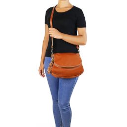 TL Bag Sac Bandoulière Besace en Cuir Souple Avec Pompon Cognac TL141223